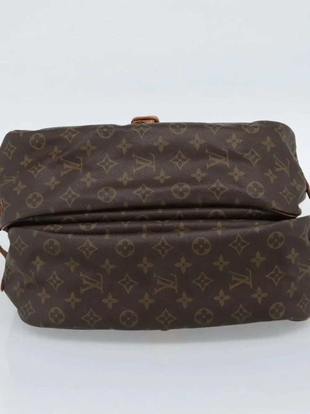 LOUIS VUITTON Monogram Saumur 35 Shoulder Bag M42254 LV Auth ka4885